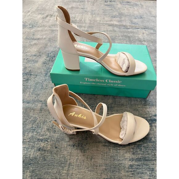NIB! Ankis White Open Toe Strap Chunky Block High Heel Sandal Size 9 - Picture 1 of 8